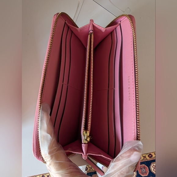 NWOT Tory Burch Kira Chevron Pink Leather  Zippy Wallet - Picture 9 of 11